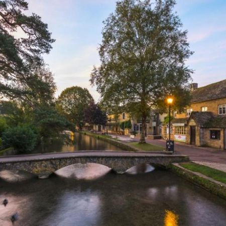 Отель Mavis In The Cotswolds Буртон-он-те-Уотер Экстерьер фото