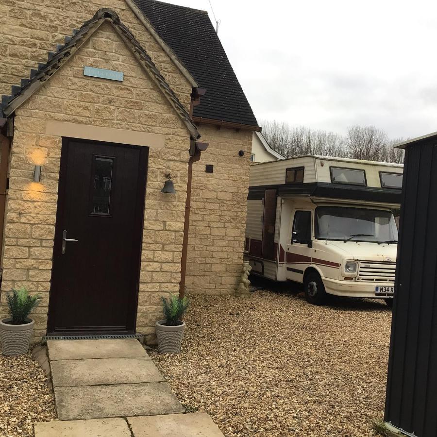 Отель Mavis In The Cotswolds Буртон-он-те-Уотер Экстерьер фото